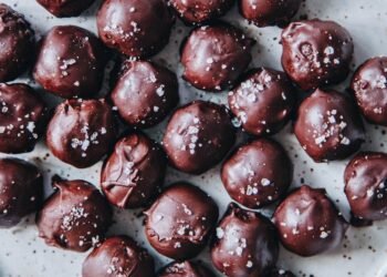 This Rawsome Vegan Life: SALTED CHOCOLATE HAZELNUT TRUFFLES