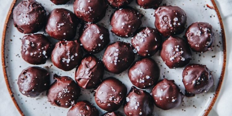 This Rawsome Vegan Life: SALTED CHOCOLATE HAZELNUT TRUFFLES
