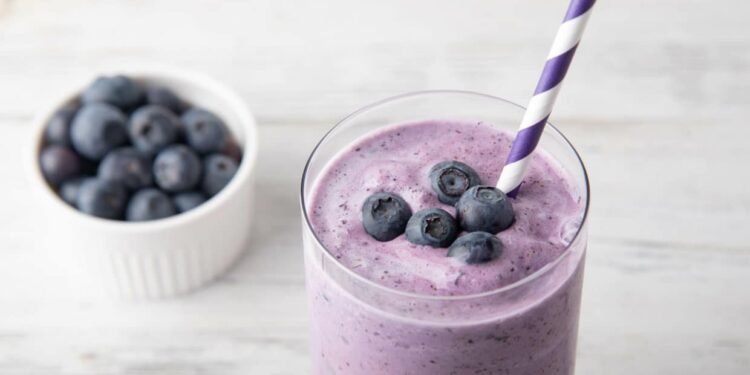 [#RECIPE] Vegan Blueberry Smoothie | Fitness Magazine
