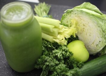 A Beginner’s Guide to Making Deliciously Refreshing Celery Juice!