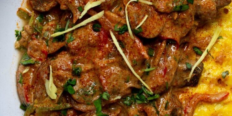 Mushroom Patiala (Mushrooms in Spicy Yogurt Sauce)