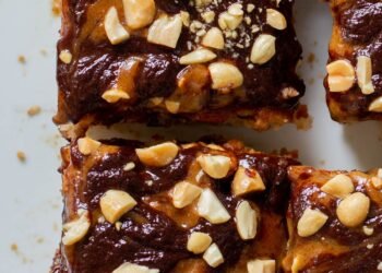 Easy Snickers Cake Vegan