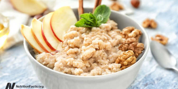 Is Cereal or Oatmeal Better for Breakfast?