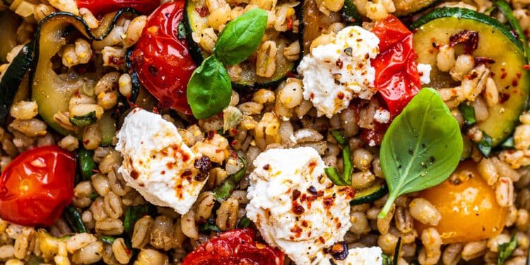 Barley salad with summer vegetables