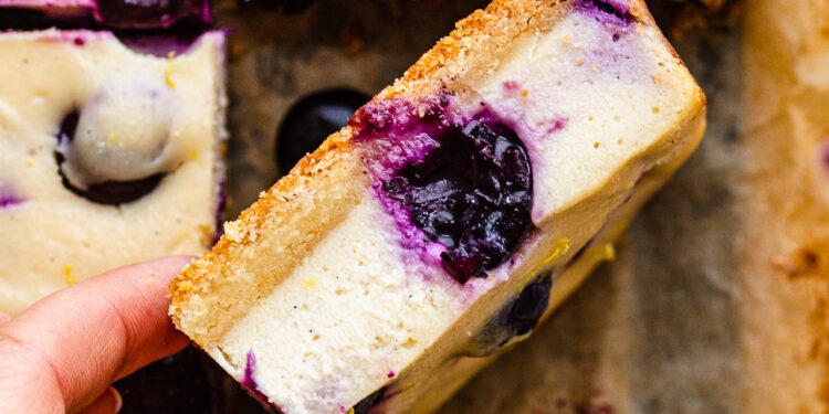 Vegan cheesecake bars with blueberries