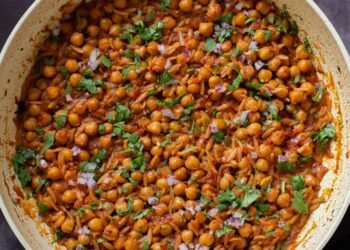 1-Pan Cajun Orzo Chickpeas