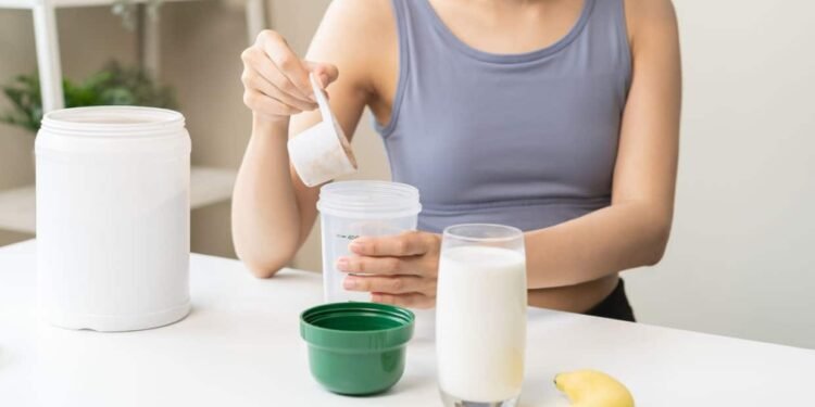 4 reasons why women should include creatine in their supplement plan