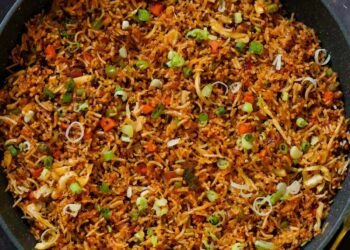 Easy Schezwan Fried Rice (30 minutes, one-pan meal)