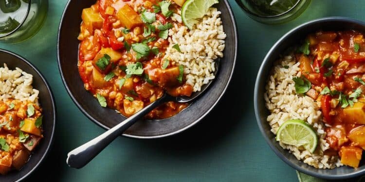 Vegan Red Curry with Cauliflower and Potatoes