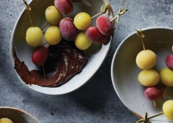 10 Healthy Grape Recipes for When You’re Craving a Touch of Sweet and Juicy