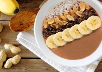 [RECIPE] Peanut Butter Espresso Smoothie Bowl