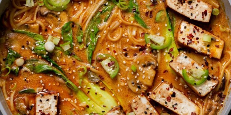 Vegan Tonkotsu Ramen (1 pot, 40 minutes)
