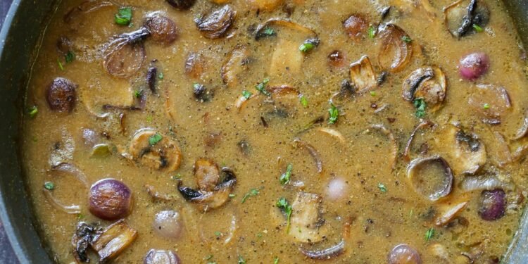 Vegan Mushroom Gravy (1 pan, 30 minutes)