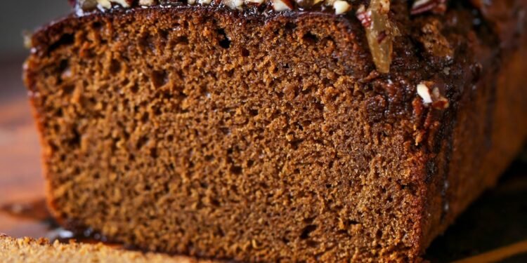 Vegan Gingerbread Cake with Triple Ginger