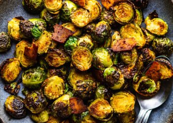 Cheesy Brussels sprouts with vegan bacon