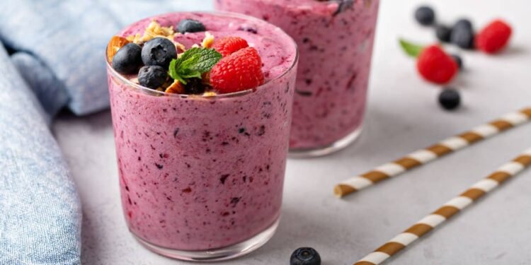[RECIPE] Berry Vanilla Oat Smoothie