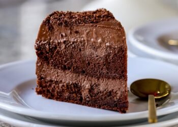 Vegan Mocha Chocolate Mousse Cake