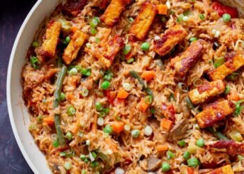 Peanut Gochujang Rice (1-skillet meal!)
