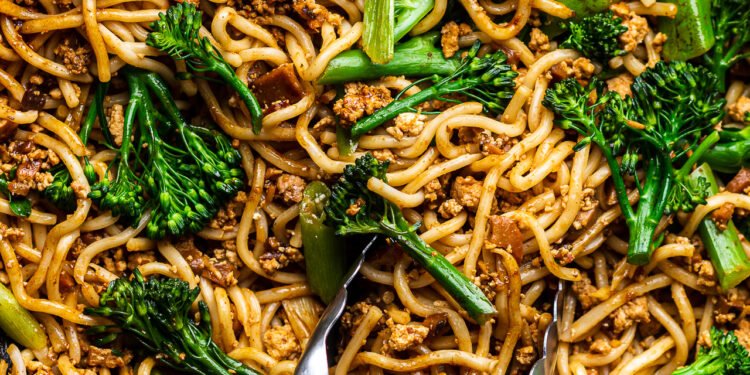 Vegan noodles with miso mince