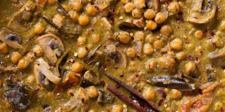 Andhra Green Chili Chickpeas