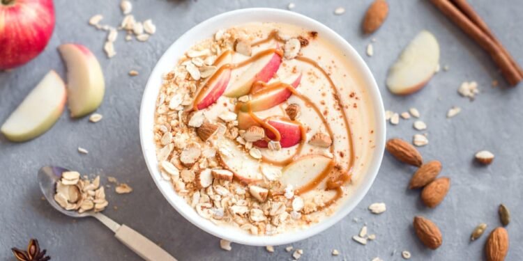 [#RECIPE] Cinnamon Swirl Power Smoothie Bowl
