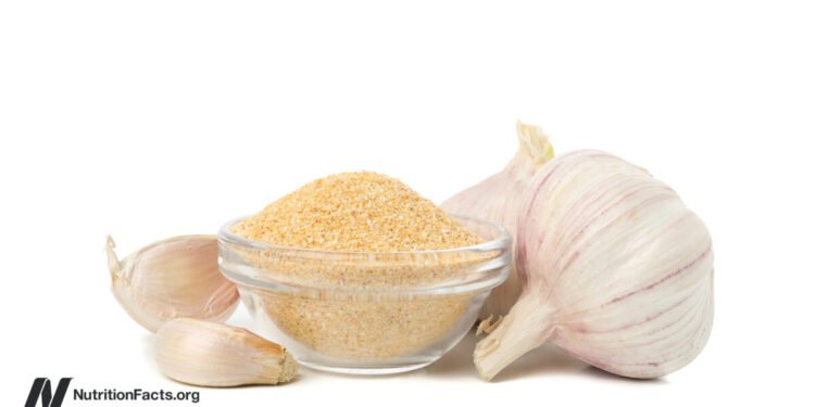 The Pros of Garlic Powder for Heart Disease 