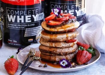 [RECIPE] Ombré Protein Flapjacks | Fitness Magazine