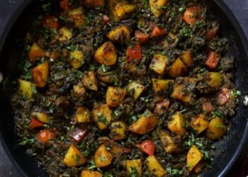 Restaurant-Style Saag Aloo (gluten-free, soy-free, nut-free)