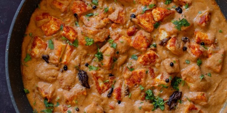 Pahadi Curry (North Indian Mountain Tofu Cardamom Pepper Curry