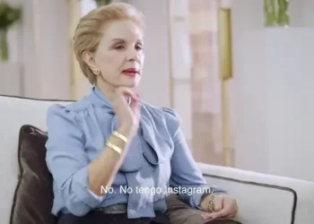 Carolina Herrera Claims Wearing Jeans After 30 and Having Long Hair After 40 Is “Classless”