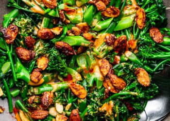 Broccoli salad with creamy dressing