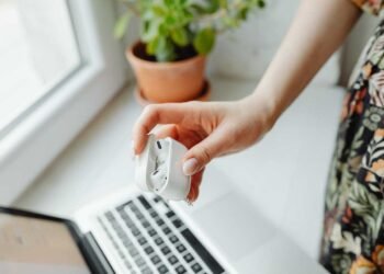 AirPods Are Microwaving Your Brain