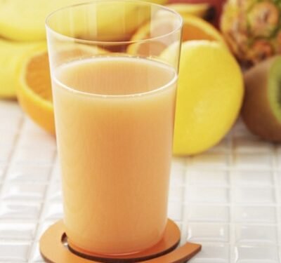This 2-Ingredient Juice Flushes And Cleans Out Your Colon For A Trimmer Tummy