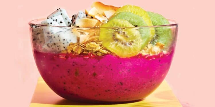 5-Minute Dragon Fruit Smoothie Bowl Recipe