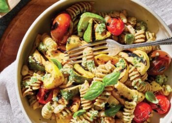 Basil-Leek Pesto Pasta with Cherry Tomatoes and Summer Squash Recipe