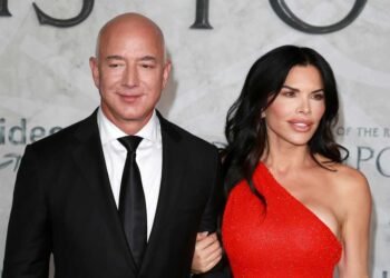 Billionaires Are Selling Off Their Stock – Now Everyone Is Thinking the Same Thing