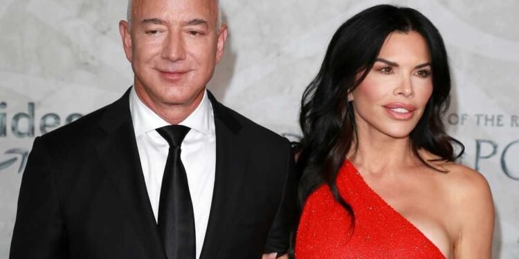 Billionaires Are Selling Off Their Stock – Now Everyone Is Thinking the Same Thing