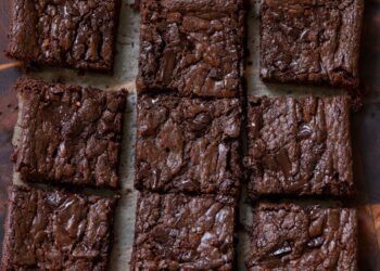 Almond Butter Brownies (1 pan, 6 ingredients)