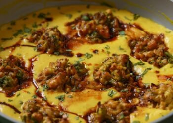 Punjabi Kadhi Pakora