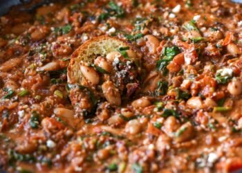 White beans Sausage Pasta sauce Skillet (1 pan, 30 minutes)