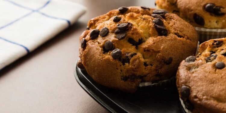 [RECIPE] Peanut Butter and Chocolate Chip Protein Muffins