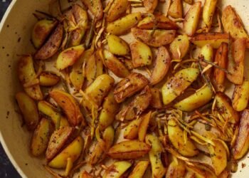 Nepali Aloo – Crispy Garlic Vinegar Potatoes