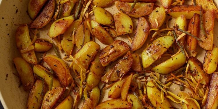 Nepali Aloo – Crispy Garlic Vinegar Potatoes