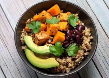 [RECIPE] Spicy Black Bean & Quinoa Protein Bowls with Avocado Crema