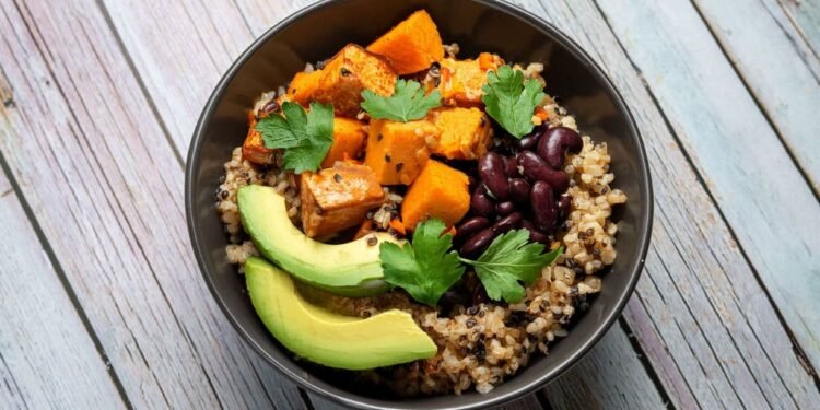 [RECIPE] Spicy Black Bean & Quinoa Protein Bowls with Avocado Crema