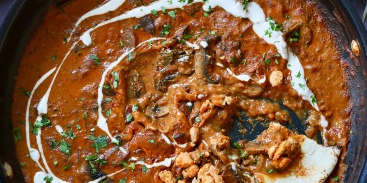 Balchao Mushrooms with Crispy White Beans (Indian Chili garlic curry)