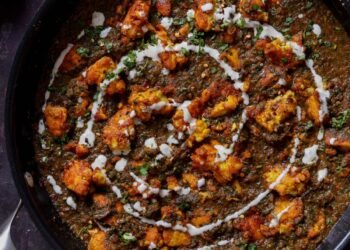 Chicken Saagwala (Murg Saagwala)