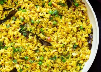 Kanda Poha (Spiced Veggie Rice flakes Oat Breakfast)