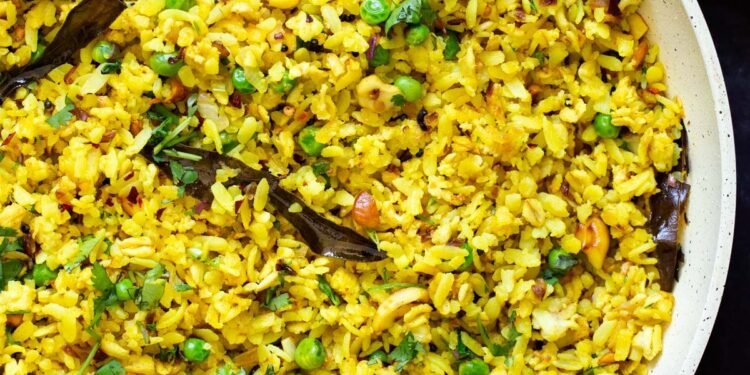Kanda Poha (Spiced Veggie Rice flakes Oat Breakfast)