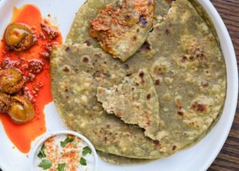 Spinach Paratha (Indian Spinach Flatbread)
